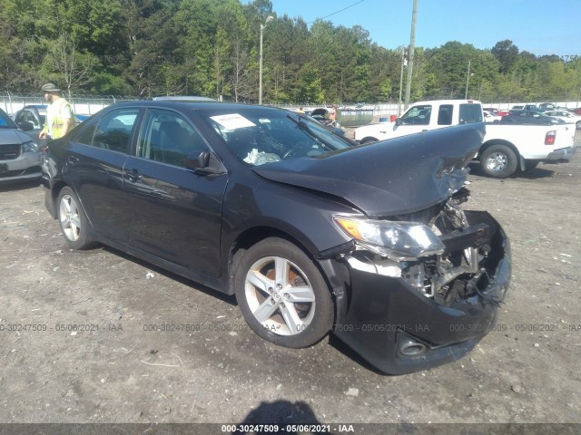 Toyota Camry (2012)