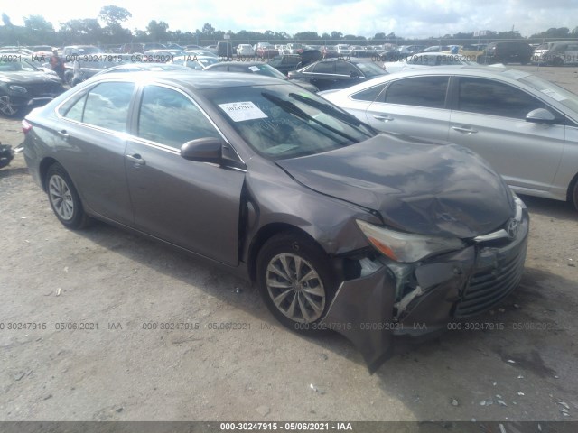 Toyota Camry (2015)