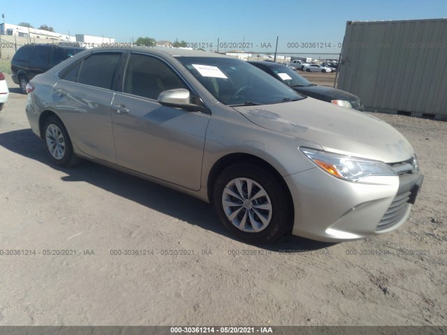 Toyota Camry (2016)