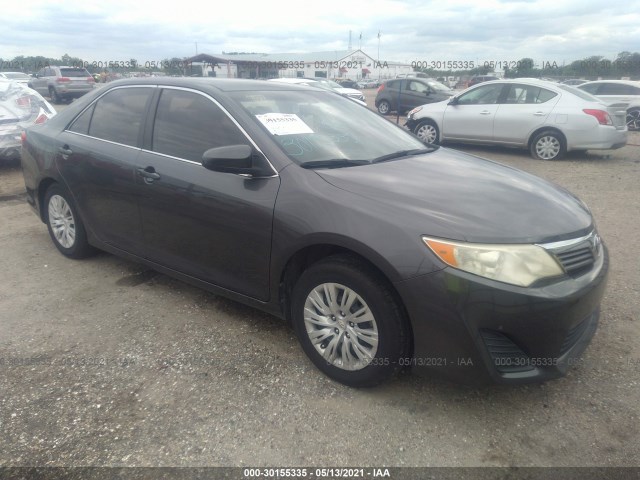 Toyota Camry (2012)