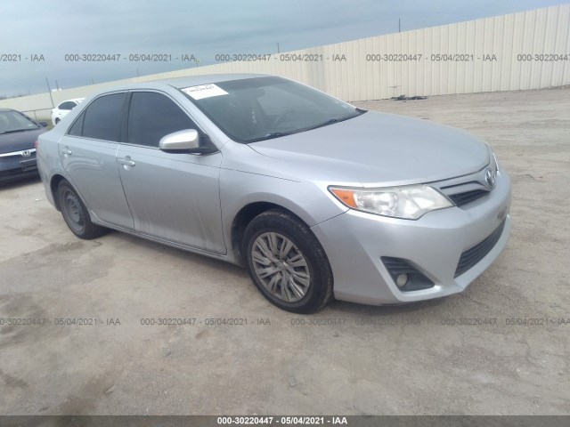 Toyota Camry (2014)
