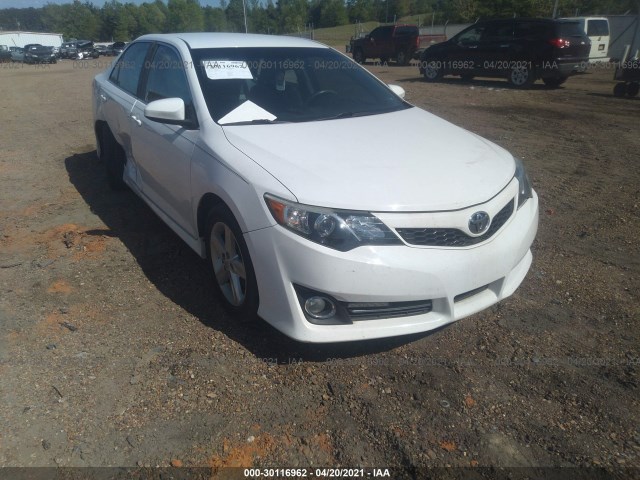 Toyota Camry (2014)