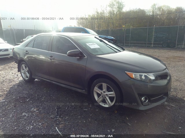 Toyota Camry (2014)