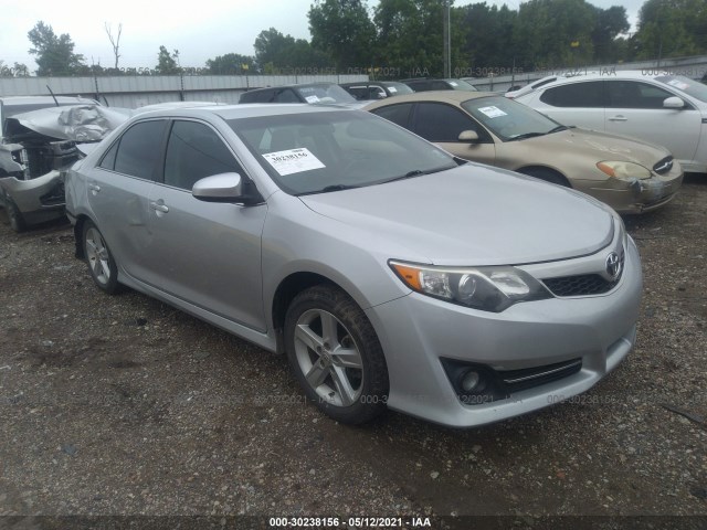 Toyota Camry (2014)