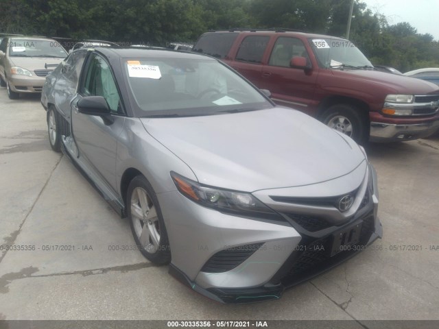 Toyota Camry (2020)