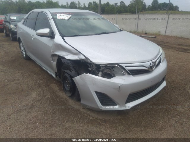 Toyota Camry (2014)