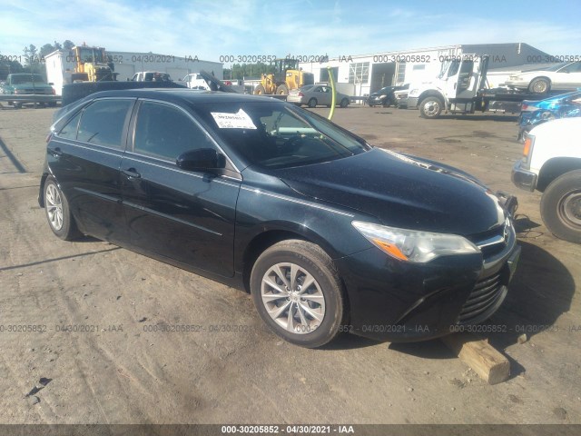 Toyota Camry (2015)