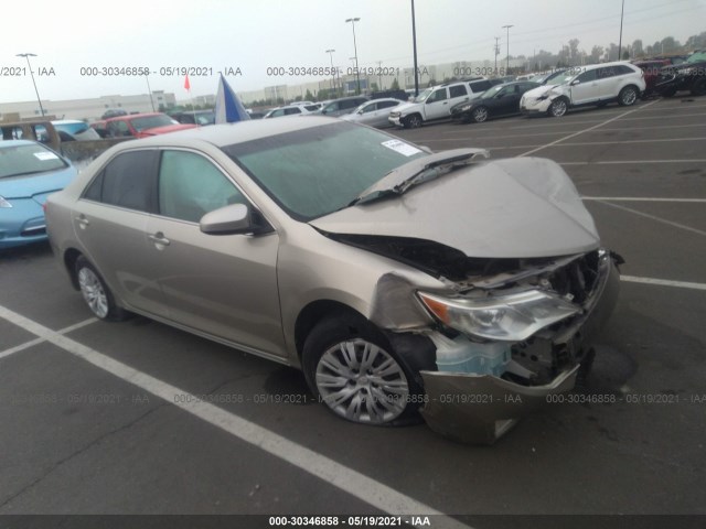 Toyota Camry (2014)