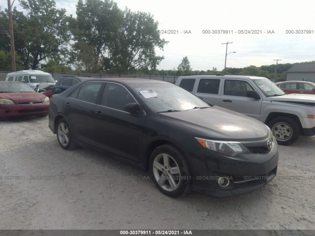 Toyota Camry (2014)