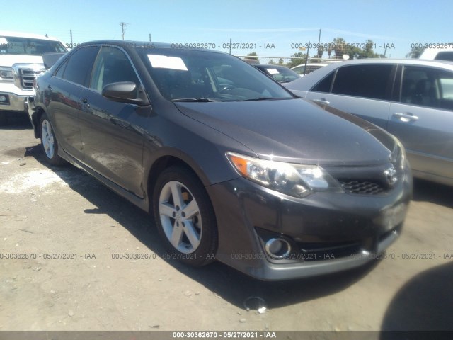 Toyota Camry (2012)