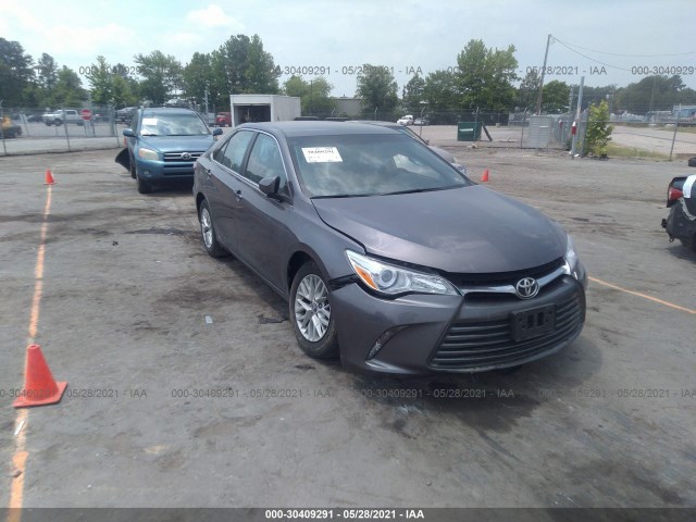 Toyota Camry (2016)
