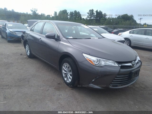 Toyota Camry (2016)