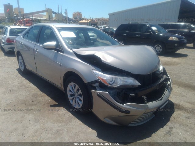Toyota Camry (2016)