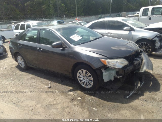 Toyota Camry (2014)