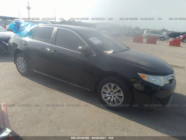 Toyota Camry (2014)