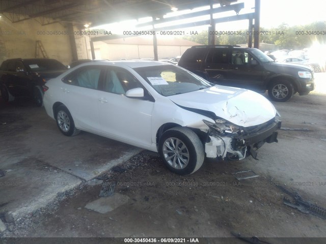 Toyota Camry (2015)