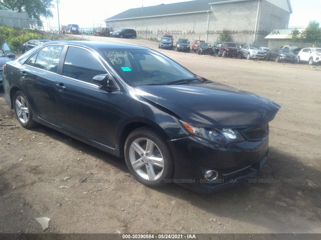 Toyota Camry (2014)