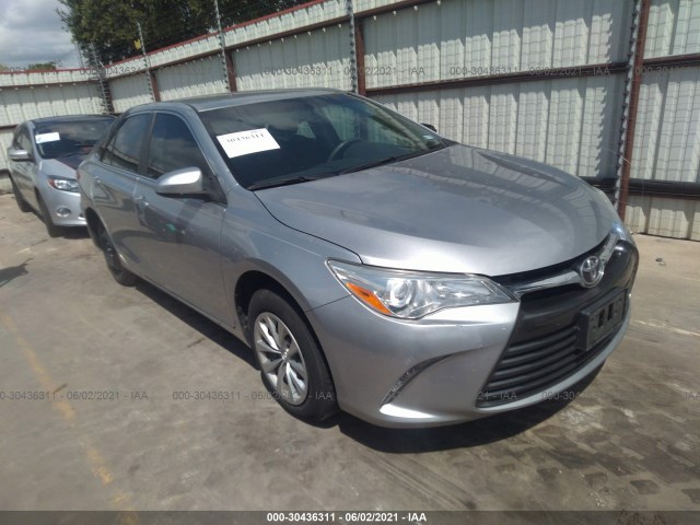 Toyota Camry (2015)