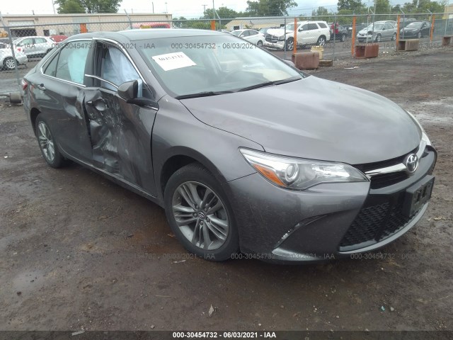 Toyota Camry (2016)