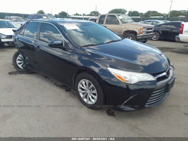 Toyota Camry (2016)