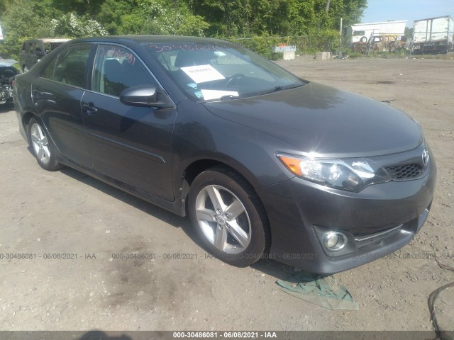 Toyota Camry (2012)