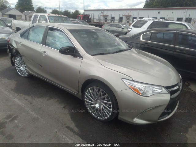 Toyota Camry (2016)