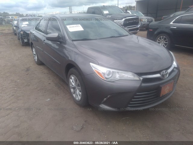Toyota Camry (2016)