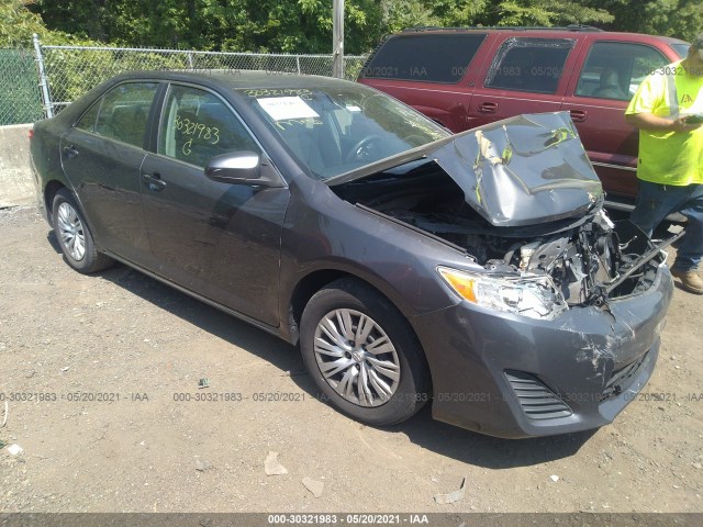 Toyota Camry (2012)