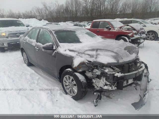 Toyota Camry (2014)