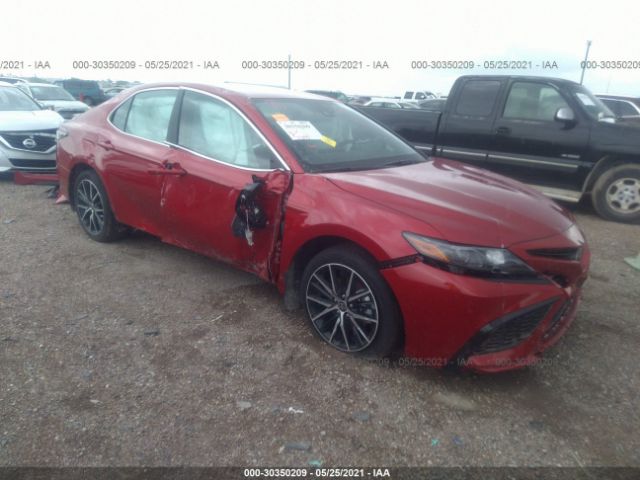 Toyota Camry (2021)