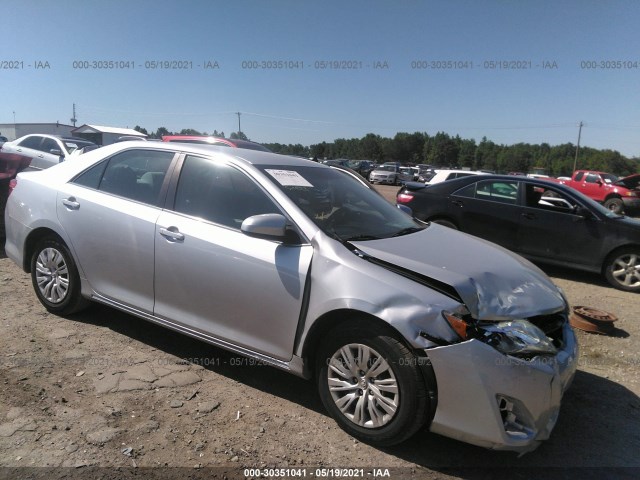 Toyota Camry (2014)