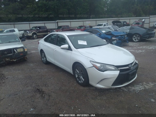 Toyota Camry (2015)