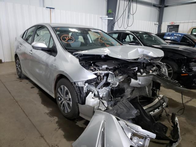 Toyota Prius le (2021)