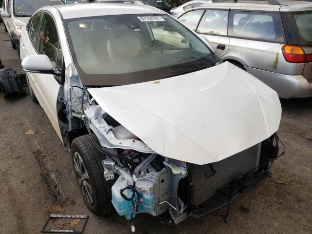Toyota Prius le (2020)