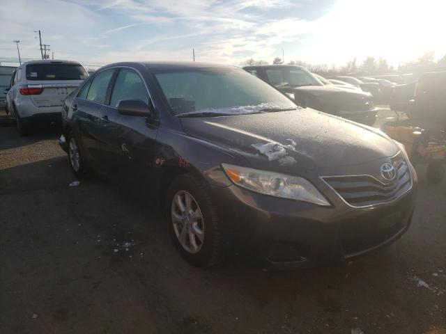 Toyota Camry base (2011)