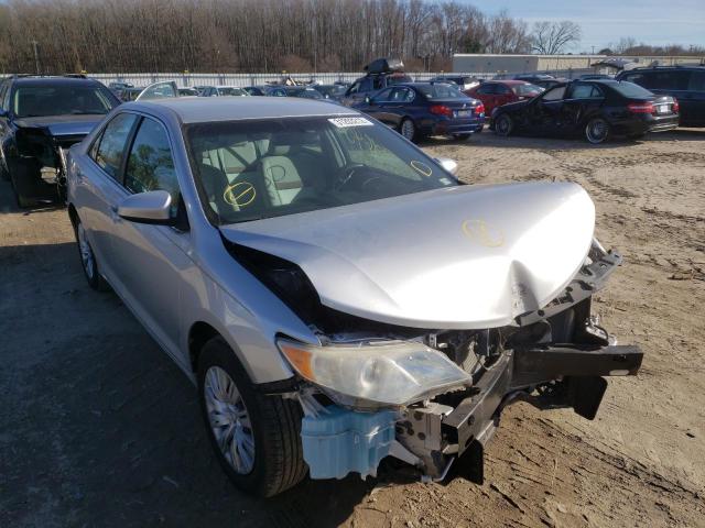 Toyota Camry base (2012)