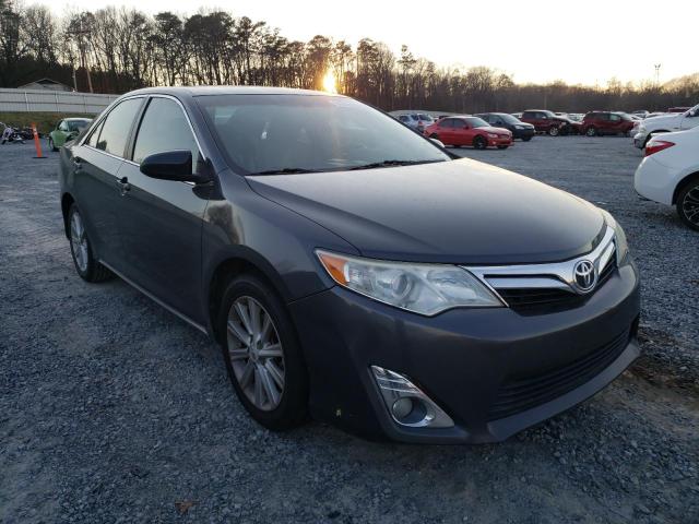 Toyota Camry base (2012)
