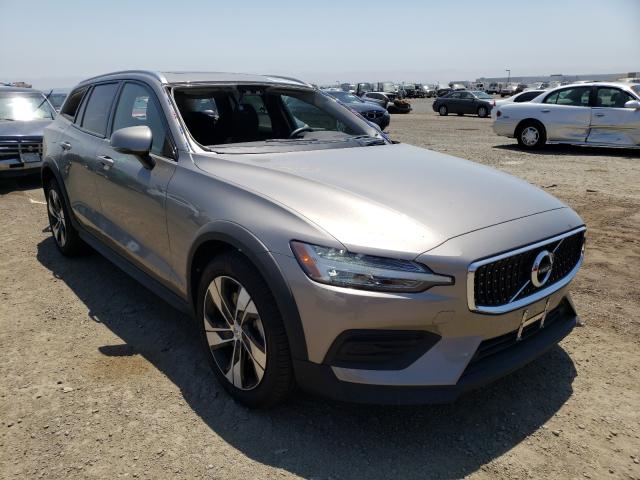Volvo V60 cross (2020)