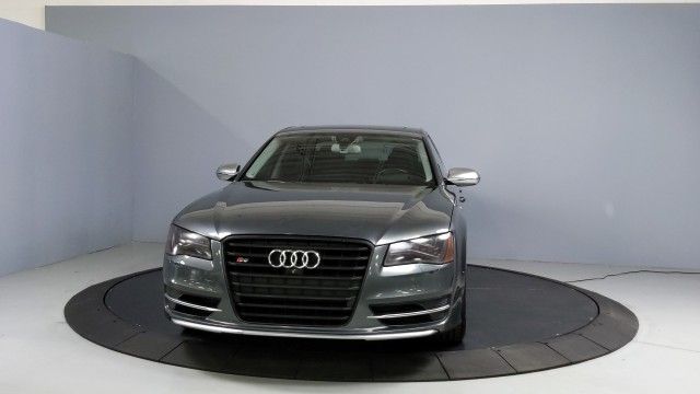 Audi S8 (2013)