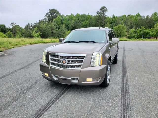 Cadillac Escalade esv (2013)
