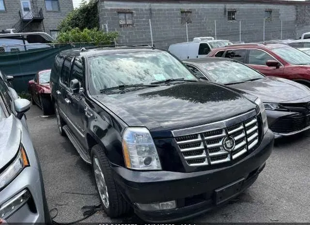 Cadillac Escalade esv (2011)