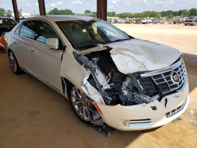 Cadillac Xts luxury (2013)