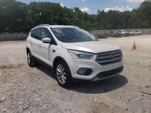 Ford Escape tit (2017)