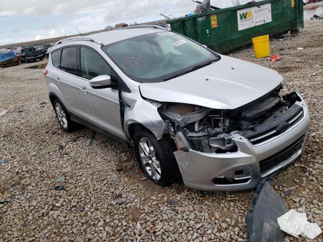 Ford Escape tit (2015)