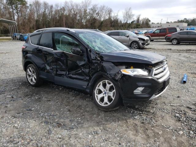 Ford Escape tit (2017)