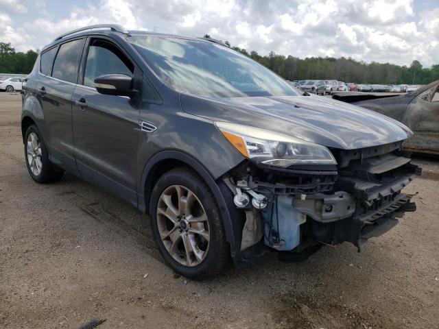 Ford Escape tit (2016)