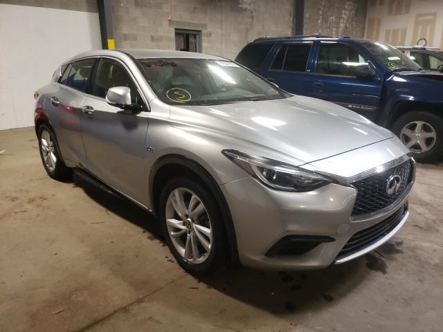 Infiniti Qx30 base (2018)