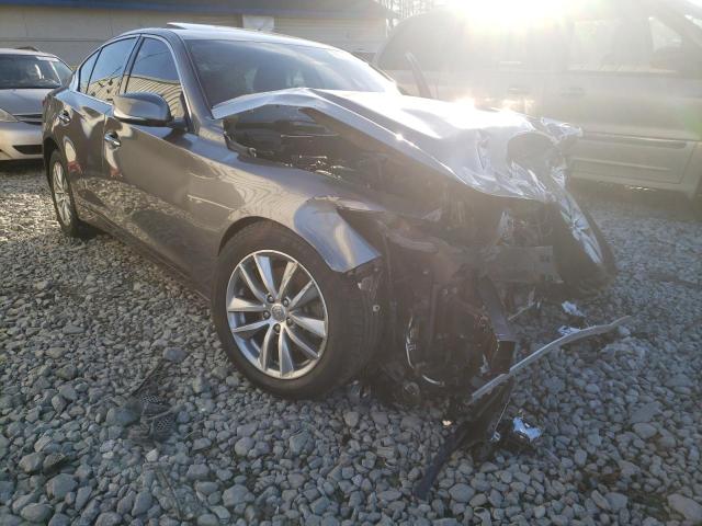 Infiniti Q50 base (2015)