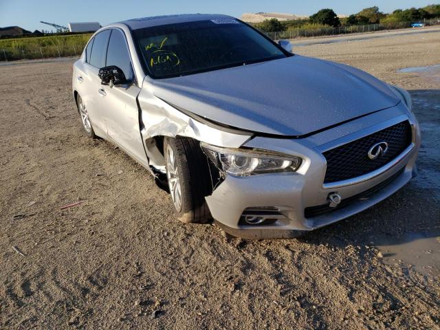Infiniti Q50 base (2015)
