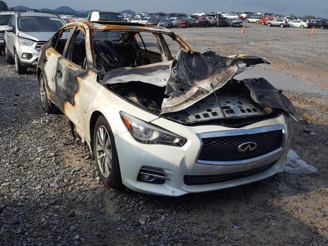 Infiniti Q50 base (2015)